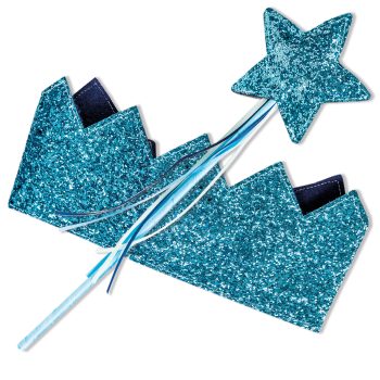 Glitzernde blaue Zauberer-Kostümteile mit Zauberstab und Stern auf weißem Hintergrund